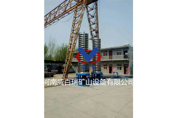 垂直振動(dòng)提升機(jī)